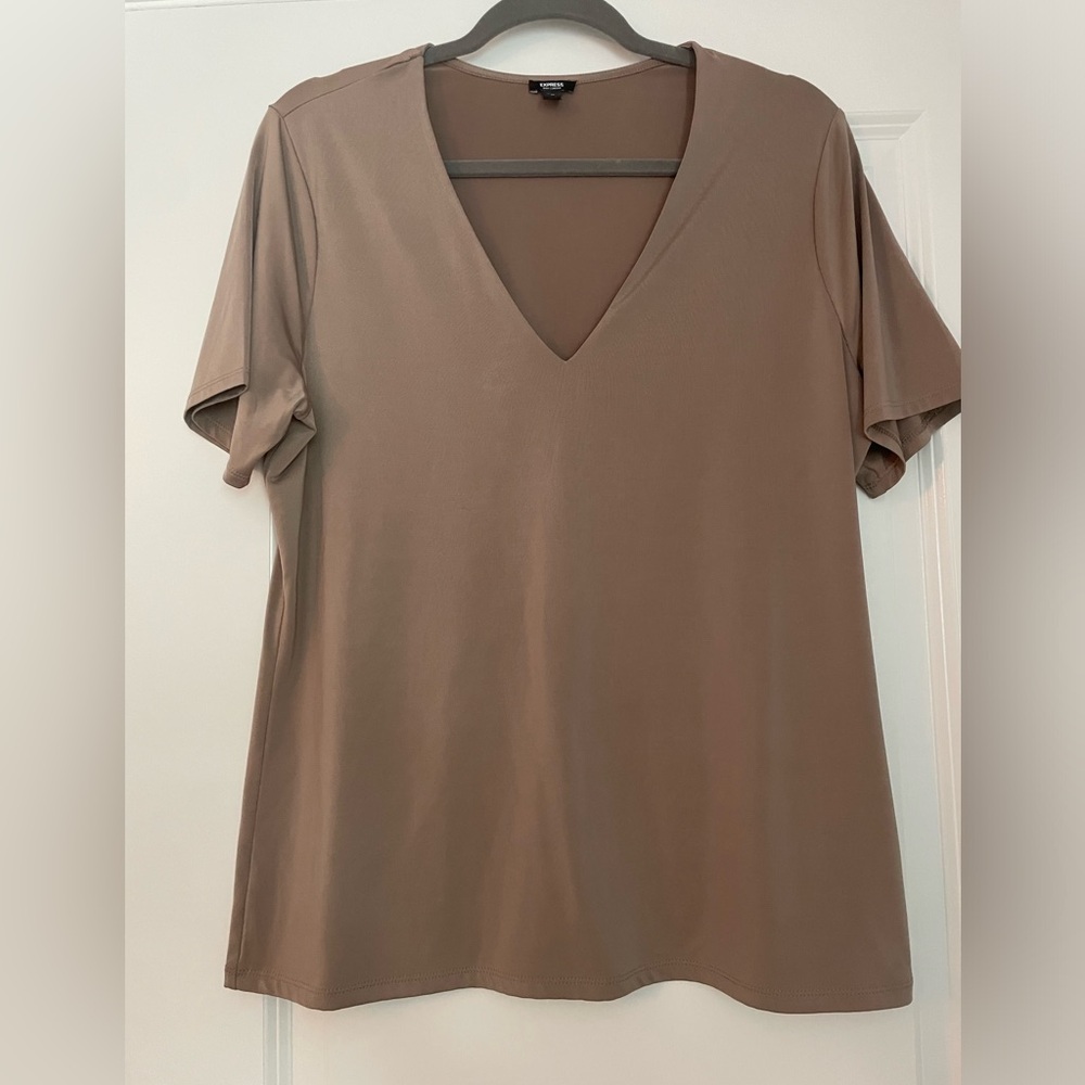Express Body Contour T Shirt